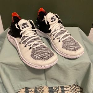 Nike WMNS Free TR Flyknit 3 White Black 942887-100